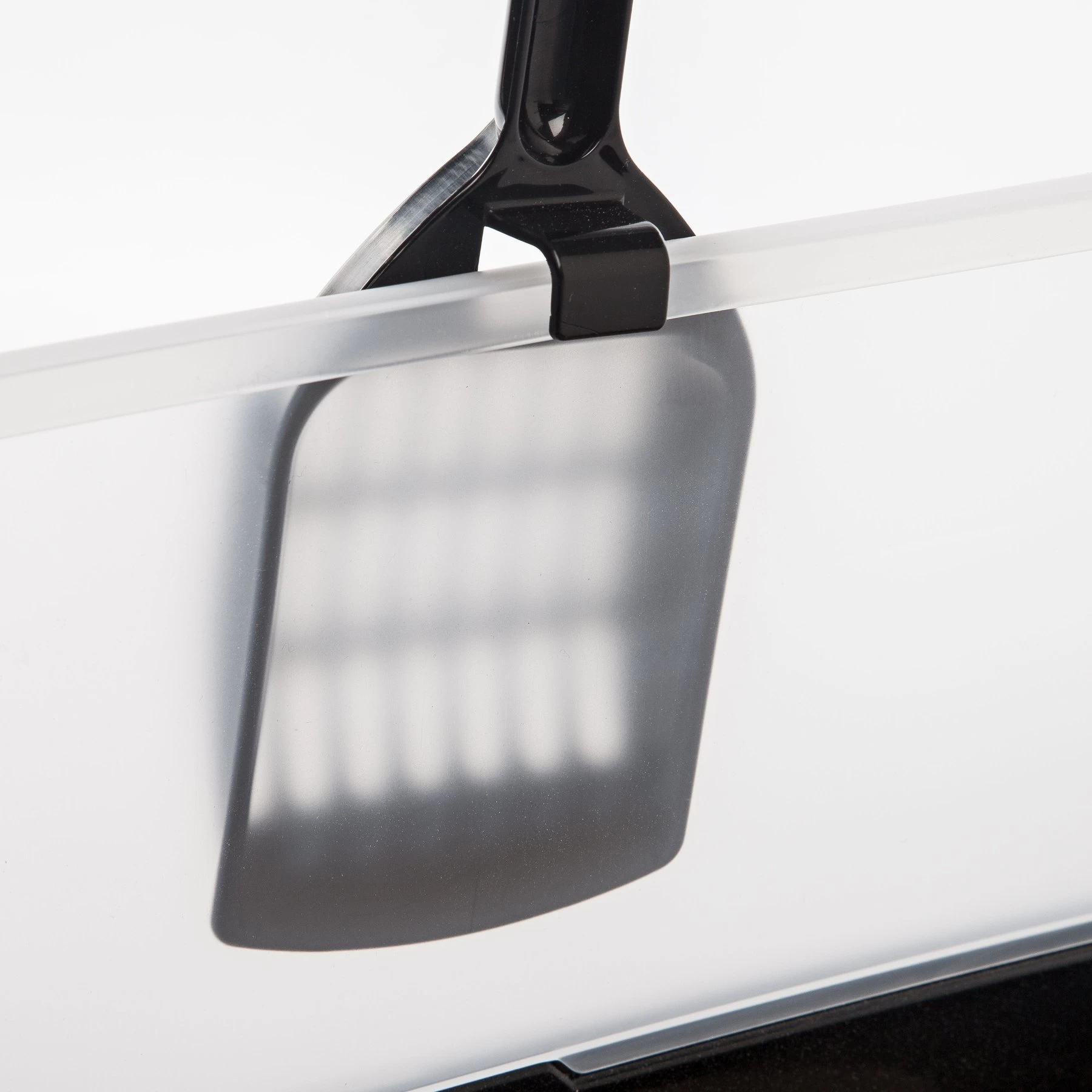 IRIS USA Open Top Litter Box With Scatter Shield & Scoop 9 IRIS USA Open Top Litter Box With Scatter Shield & Scoop - Image 7